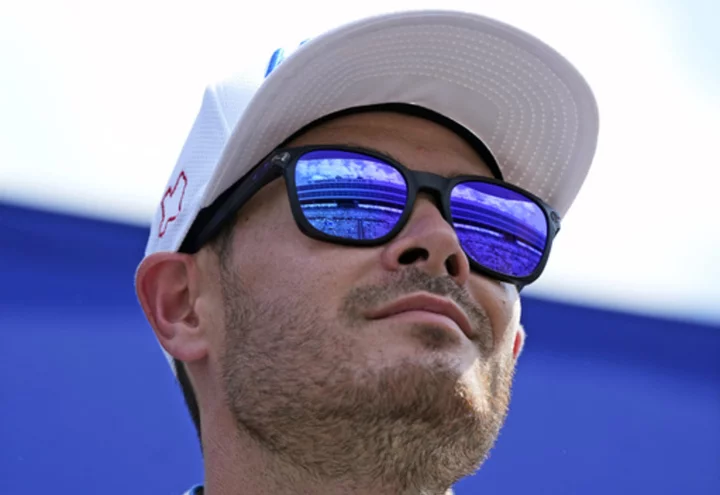 Larson looks like a natural by quickly passing rookie test for next year's Indianapolis 500