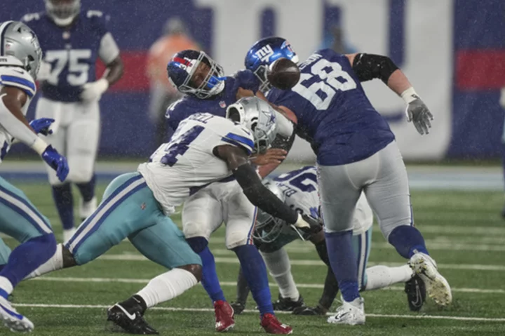 Giants offensive line faces criticism after Daniel Jones sacked 7 times against Dallas