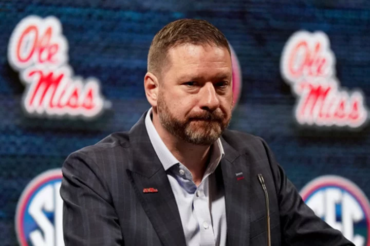 Chris Beard's hiring, Flanigan's addition raises hopes for Ole Miss basketball season