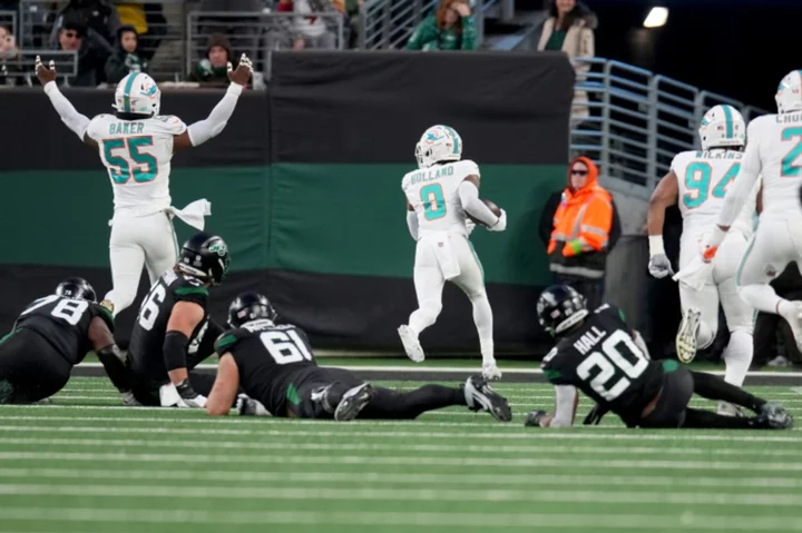 Black Friday for Jets as Dolphins triumph in New York