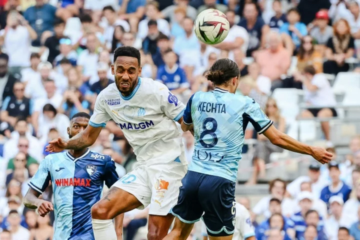 PSG win, Ligue 1 game abandoned after firecracker thrown at goalkeeper