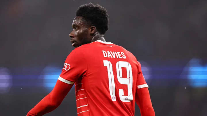 Alphonso Davies hints at frustration with Bayern Munich role
