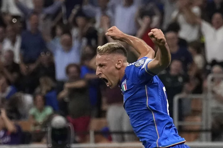 Frattesi scores 2 as Italy beats Ukraine 2-1 to get Euro 2024 qualifying back on track