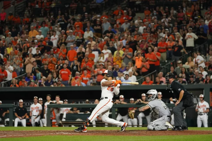 Anthony Santander's go-ahead 3-run double in 7th sends Orioles to 9-3 victory over White Sox