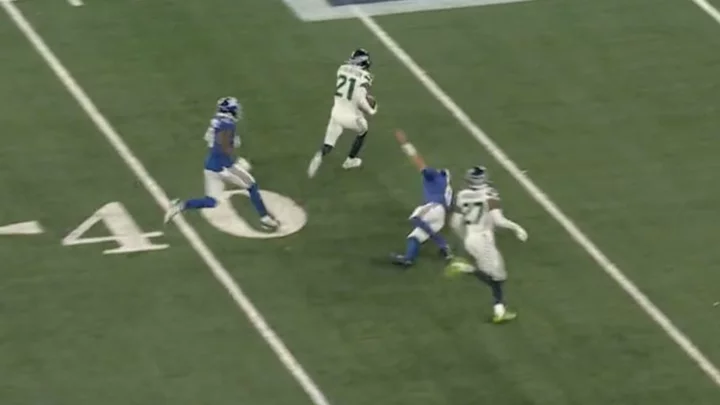 Watch Daniel Jones' Hilarious Missed Tackle Attempted on Devon Witherspoon's 97-Yard Pick-6
