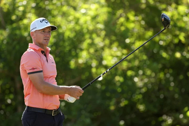 Noren clings to one-shot lead at PGA Bermuda Championship