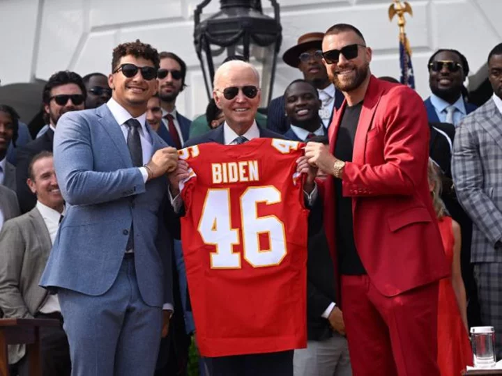 Patrick Mahomes draws laughter at White House as he steers Travis Kelce away from microphone