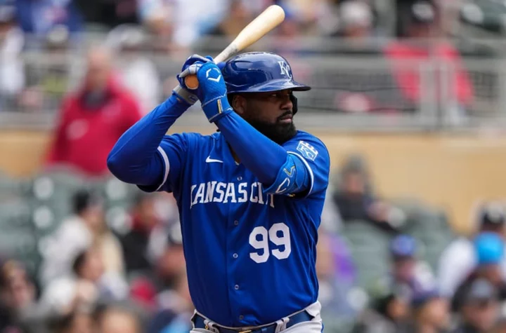 MLB rumors: Former Cubs, Royals free-agent slugger could be on his way to Japan