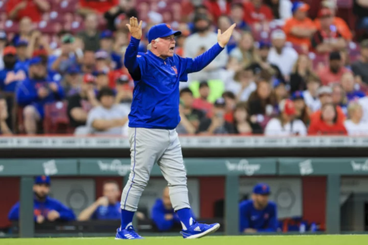 Mets lose 12th in 15 games, 7-6 to Reds, Showalter ejected