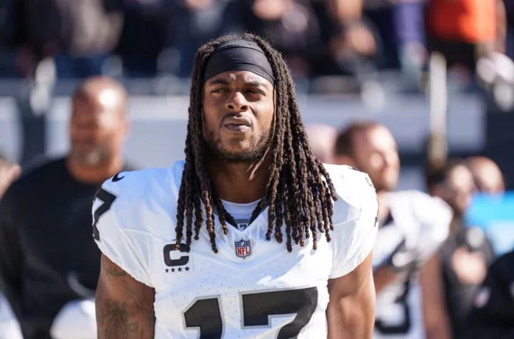 Davante Adams fuels trade buzz with latest comment on Raiders-Derek Carr split, Aaron Rodgers