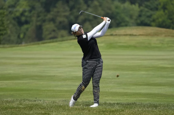 Amy Yang takes the Meijer LPGA Classic lead with her third straight 67