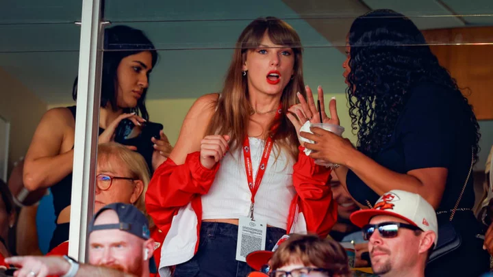 Roundup: Taylor Swift, Travis Kelce Pictured Together; Ronald Acuña Makes History; Damian Lillard Trade Fallout