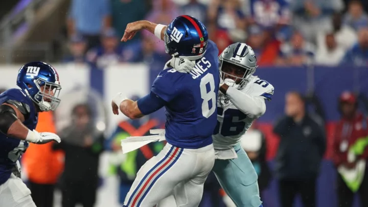 New York Crowd Boos Giants After Embarrassing First Half Against Cowboys in Season Opener