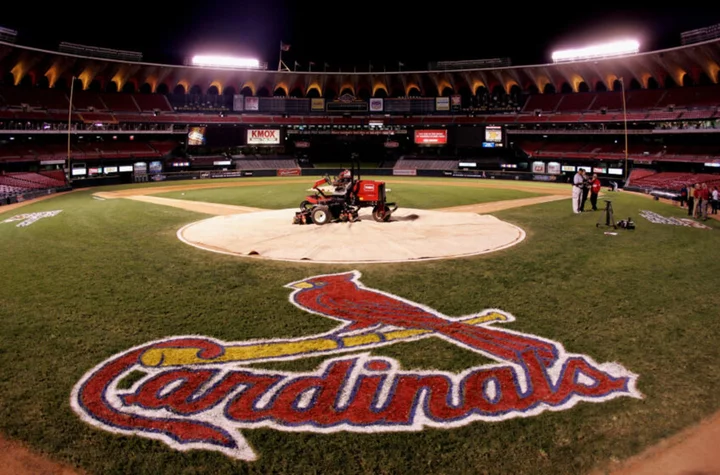 STL Cardinals injury update: Is late scratch signal infielder will be traded today?