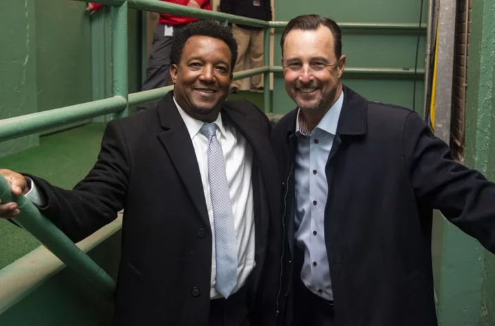 Red Sox mourn loss of two-time World Series winner Tim Wakefield