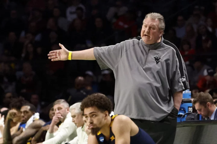 Bob Huggins says he plans to stay in rehab and wants to return to West Virginia as coach