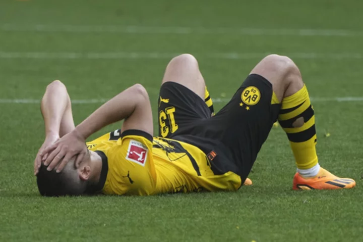 Guerreiro announces Borussia Dortmund departure 'with a lot of sadness'