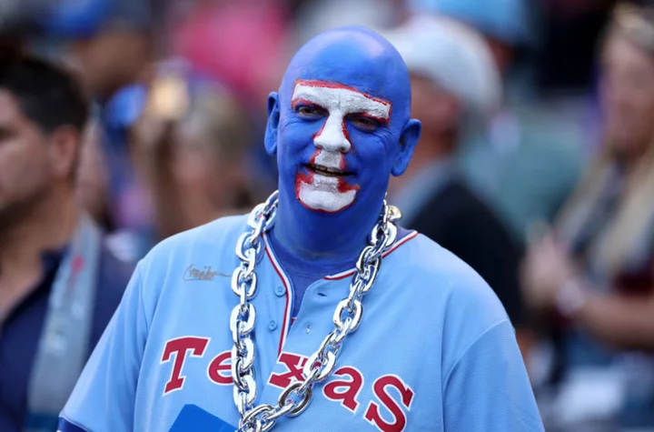 Texas Rangers fans are convinced John Smoltz is biased against them