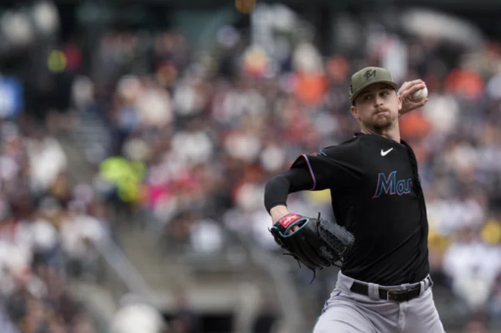 Marlins beat Giants 1-0 on unearned run, improve to 15-2 in 1-run games