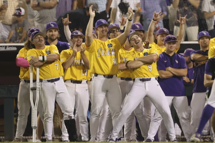 LSU wins 1st College World Series title since 2009, beating Florida 18-4 one day after 20-run loss