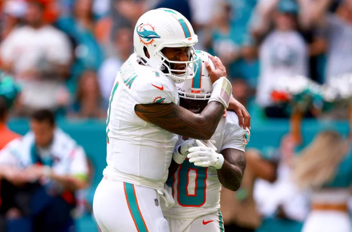 NFL picks, score predictions for Week 7: Dolphins-Eagles showdown draws all eyes