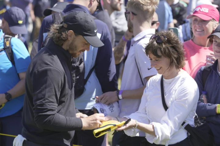 Tommy Fleetwood carries home hopes as the English seek a first British Open winner since 1992