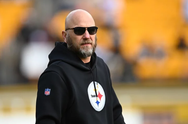 Oh, Canada: Steelers fans want OC fired at halftime, and for good reason
