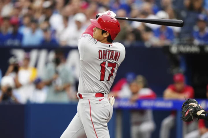 Ohtani hits majors-leading 39th home run against Blue Jays, extends HR streak to 3 at-bats