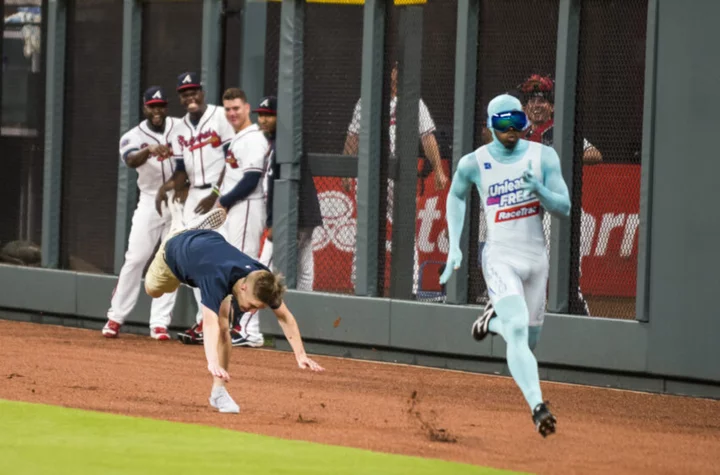 Braves fan reaches peak embarrassment trying to Beat the Freeze
