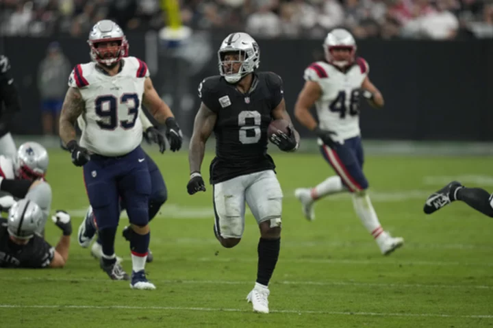 Josh Jacobs' declining production for the Raiders continues a trend from late last season