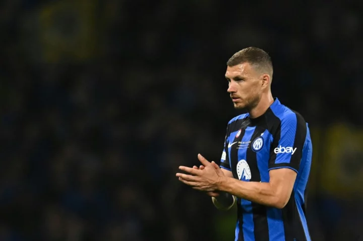 Inter's Dzeko signs two-year Fenerbahce deal