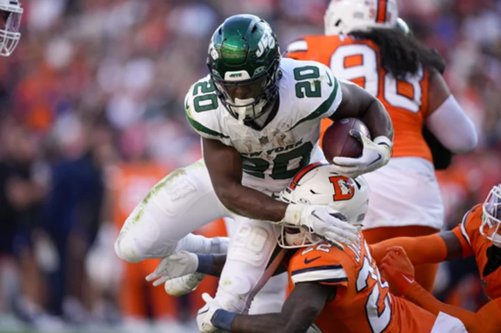 Jets rally past Broncos 31-21 with long TD from Breece Hall and scoop-and-score from Bryce Hall