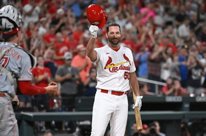 Adam Wainwright gives Cardinals fans one final thing to cheer for