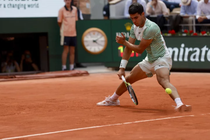 Carlos Alcaraz hits stunning shot before cramps; Novak Djokovic wins their French Open semifinal