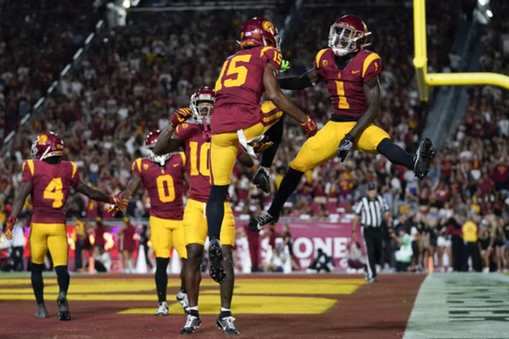 Caleb Williams propels No. 6 USC to a 49-point first half in a 56-10 victory over Stanford