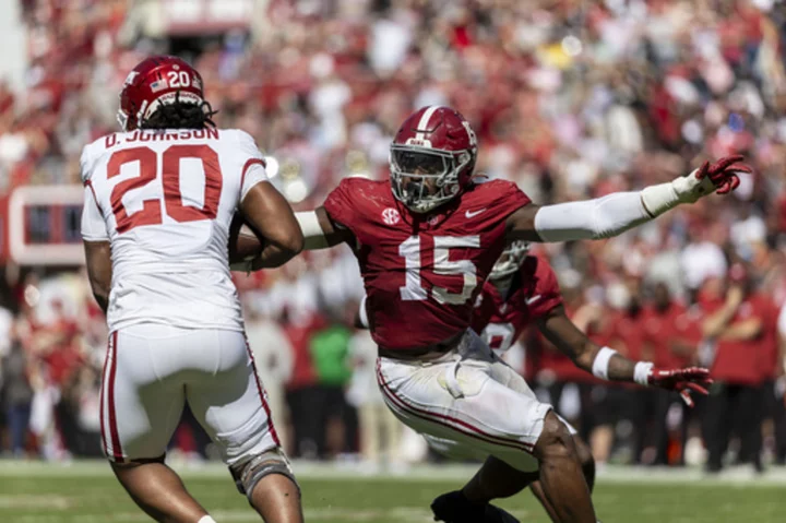 Alabama, Notre Dame each place 3 players on AP midseason All-America first-team