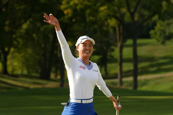 Lee beats Hull in playoff to win LPGA Queen City crown