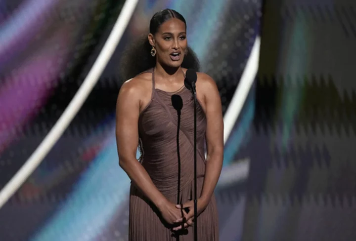 Mercury's Skylar Diggins-Smith says team won't let her use practice facility