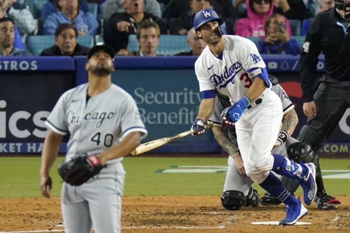 Dodgers place Chris Taylor on the injured list and expect Max Muncy back vs. the Rockies