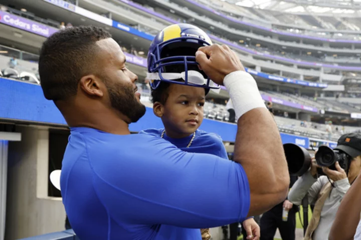 Aaron Donald is still a Steelers fan. He'll try to beat them when his hometown team visits his Rams