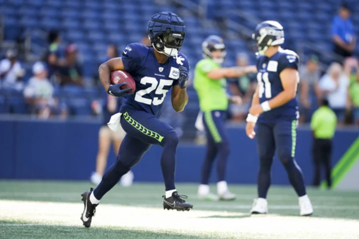 Seahawks running back group takes another hit as rookie Kenny McIntosh sprains knee