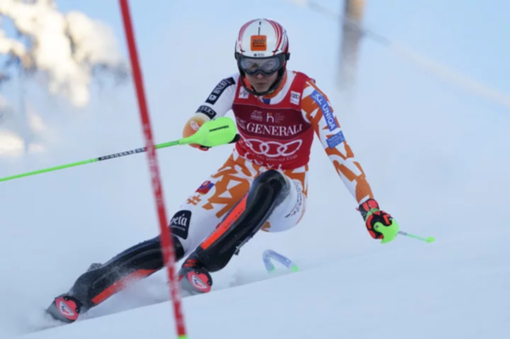 Slovakian skier Vlhova leads Shiffrin in 1st run of World Cup slalom