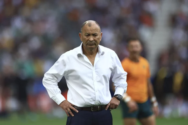 Wallaby coach Eddie Jones says he's committed to Australian rugby, no plans to head to Japan
