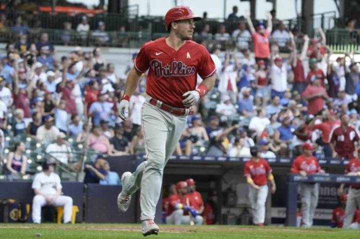 Bohm, Realmuto hit back-to-back homers as Phillies rally for 4-2 victory over Brewers
