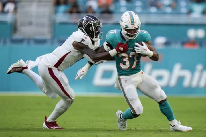 Vikings add ex-Dolphins RB Myles Gaskin with depth a concern; WR Jalen Reagor waived