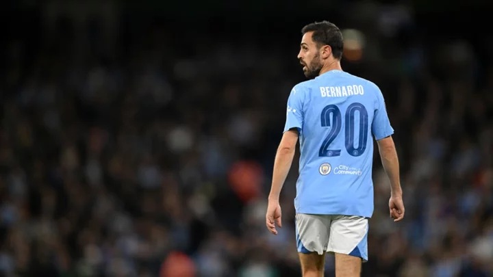 Bernardo Silva: Progress & potential return date for Man City midfielder