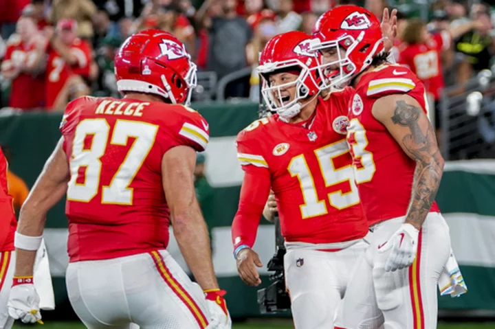 Chiefs visit Vikings after close call last week as Mahomes makes 1st appearance in Minnesota