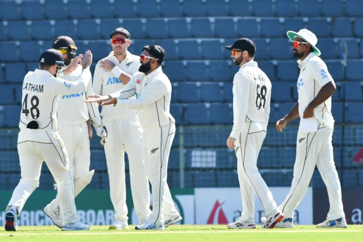 Bangladesh 104-2 at lunch after New Zealand spinners strike