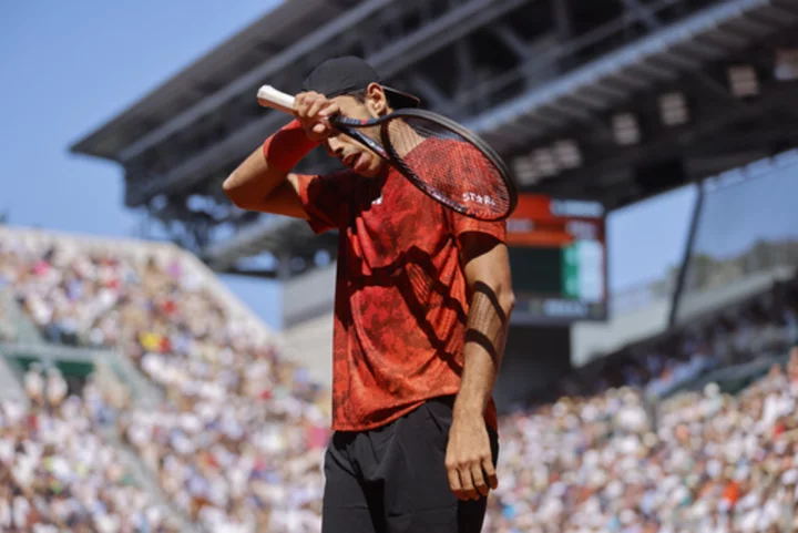 At French Open, Francisco Cerundolo is mad at chair umpire over Holger Rune's double-bounce