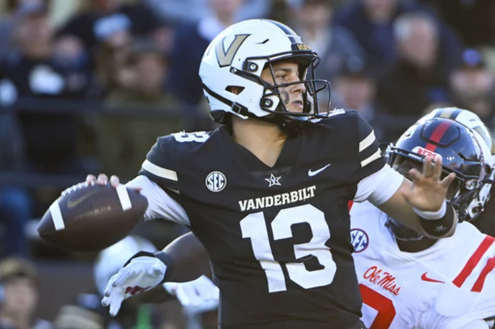 Lea targets bowl game for Vanderbilt knowing the Dores' have only a thin margin for error